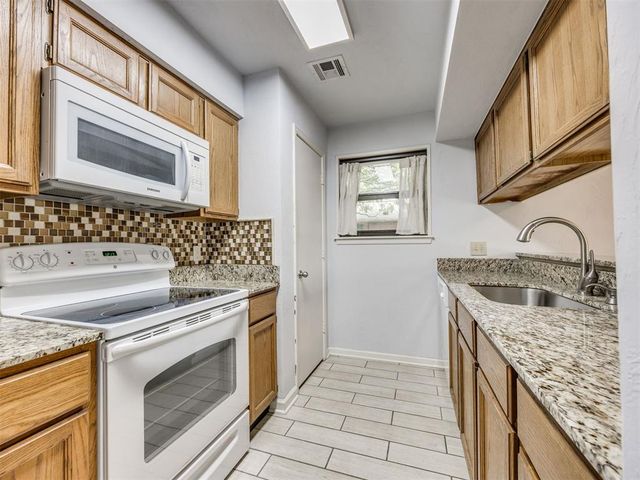 4400 Hemingway Drive 219, Oklahoma City, OK 73118