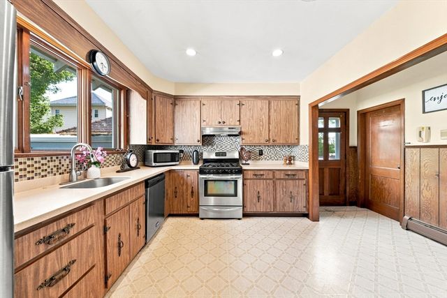 87 Edwin St, Quincy, MA 02171