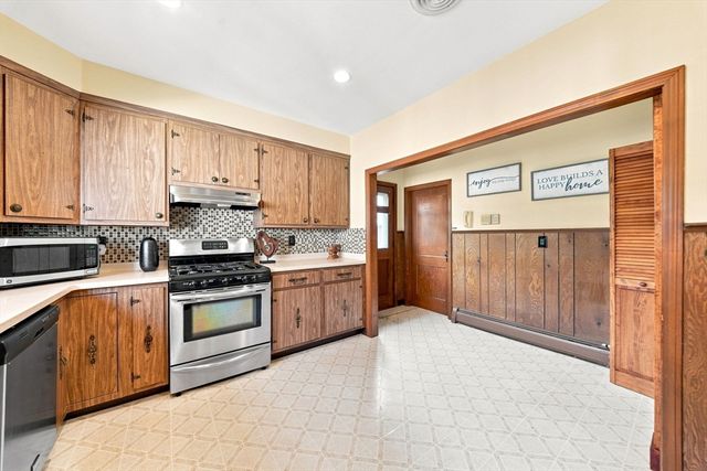 87 Edwin St, Quincy, MA 02171