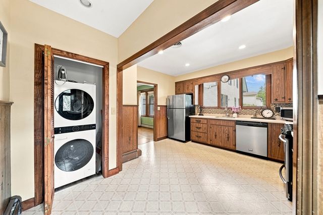 87 Edwin St, Quincy, MA 02171