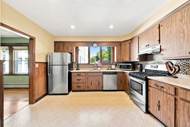 87 Edwin St, Quincy, MA 02171