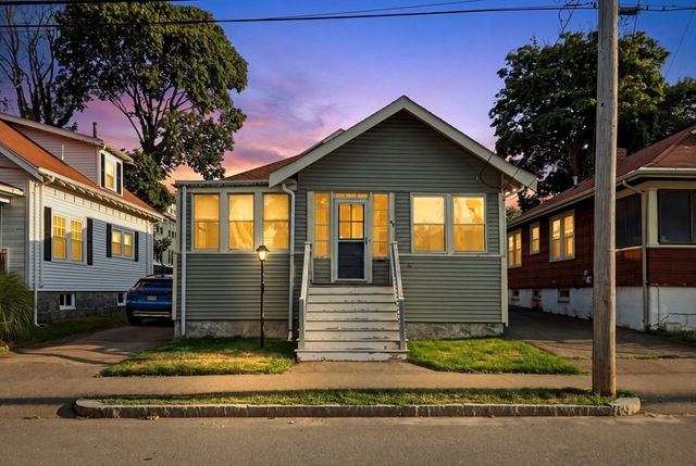 87 Edwin St, Quincy, MA 02171