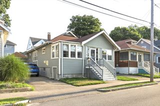 87 Edwin St, Quincy, MA 02171