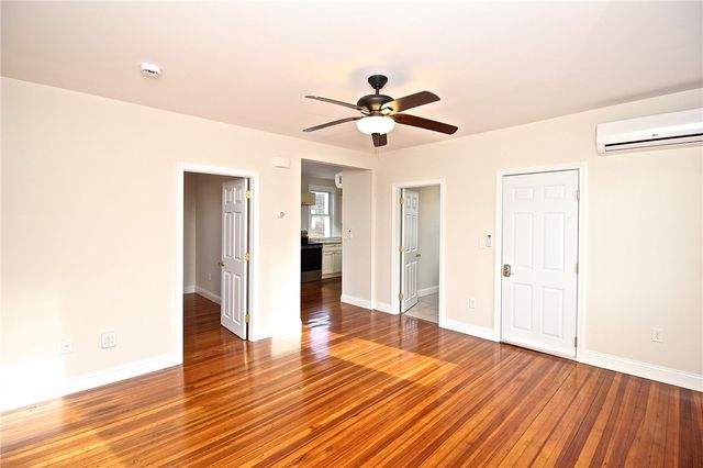 668 Thames Street 2, Newport, RI 02840