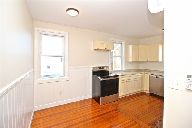 668 Thames Street 2, Newport, RI 02840