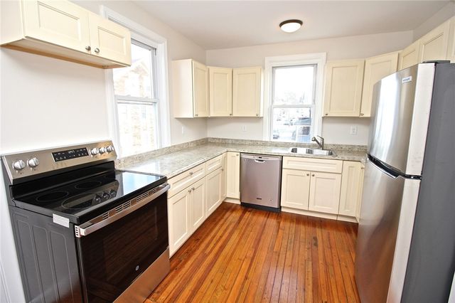 668 Thames Street 2, Newport, RI 02840
