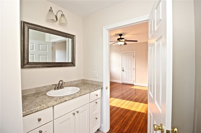 668 Thames Street 2, Newport, RI 02840
