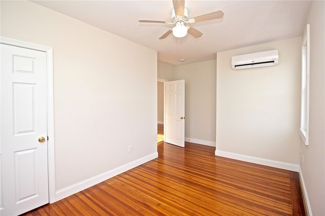 668 Thames Street 2, Newport, RI 02840