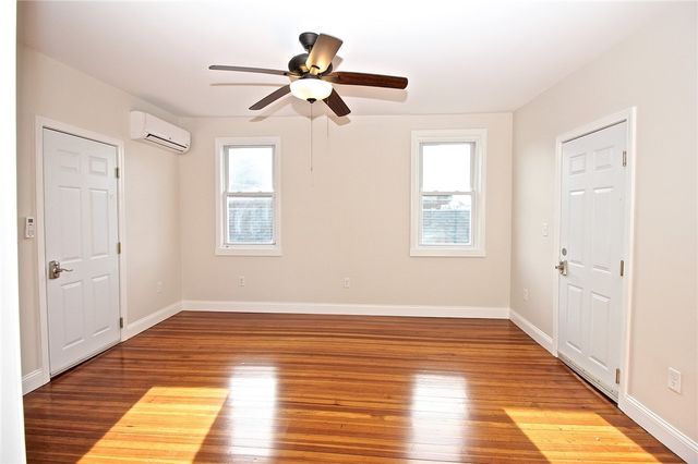 668 Thames Street 2, Newport, RI 02840