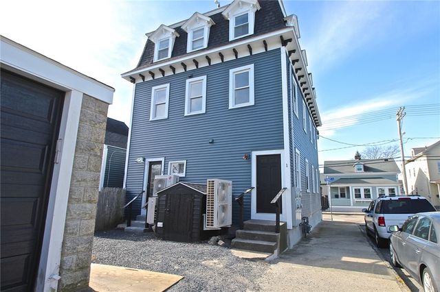 668 Thames Street 2, Newport, RI 02840
