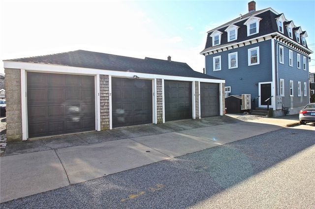 668 Thames Street 2, Newport, RI 02840
