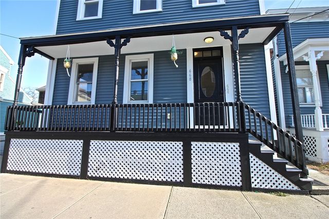 668 Thames Street 2, Newport, RI 02840