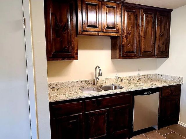 436 SW Thomas Street A, Burleson, TX 76028