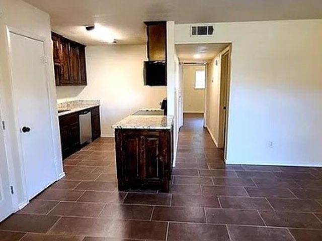 436 SW Thomas Street A, Burleson, TX 76028