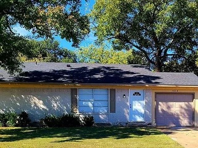 436 SW Thomas Street A, Burleson, TX 76028