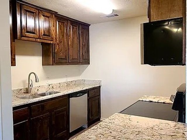 436 SW Thomas Street A, Burleson, TX 76028