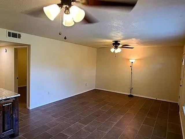 436 SW Thomas Street A, Burleson, TX 76028