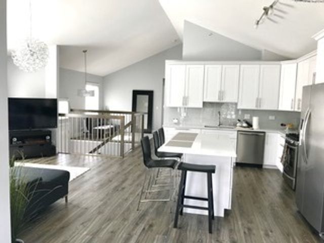 180 Lucerne Court, Wheeling, IL 60090