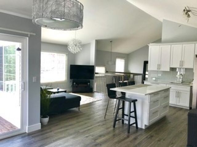 180 Lucerne Court, Wheeling, IL 60090