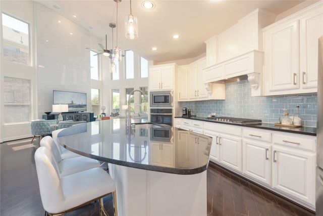 8320 Lindsay Gardens, The Colony, TX 75056