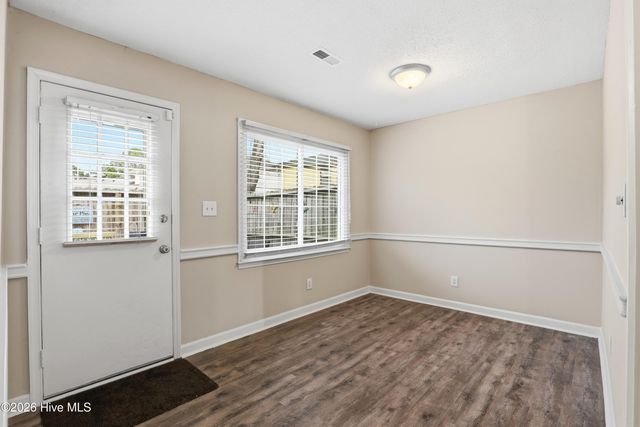 32 Scott Street, Greenville, NC 27858