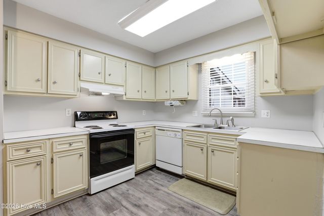 32 Scott Street, Greenville, NC 27858