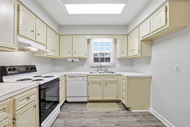 32 Scott Street, Greenville, NC 27858