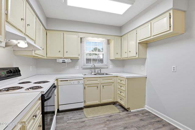 32 Scott Street, Greenville, NC 27858