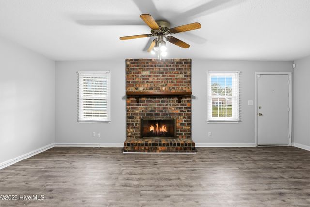 32 Scott Street, Greenville, NC 27858