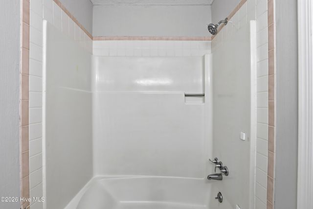 32 Scott Street, Greenville, NC 27858