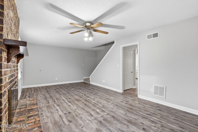 32 Scott Street, Greenville, NC 27858