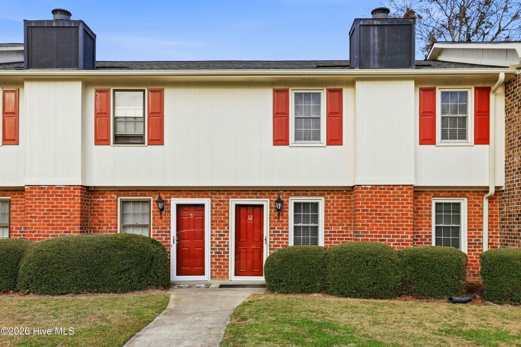 32 Scott Street, Greenville, NC 27858