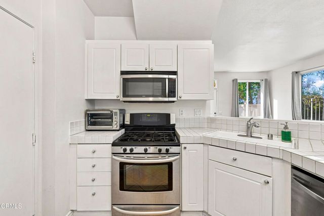 26951 Hillsborough Parkway 47, Valencia, CA 91354