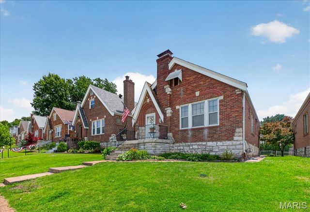5622 Pernod Avenue, St Louis, MO 63139