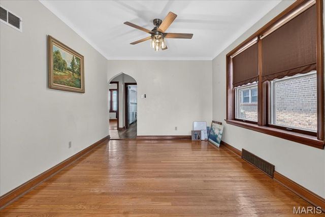 5622 Pernod Avenue, St Louis, MO 63139