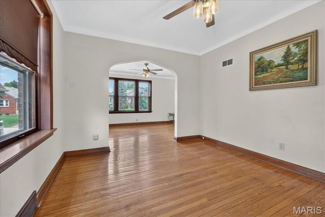 5622 Pernod Avenue, St Louis, MO 63139