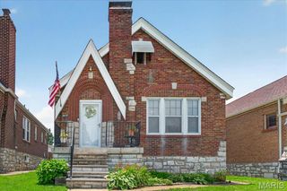 5622 Pernod Avenue, St Louis, MO 63139
