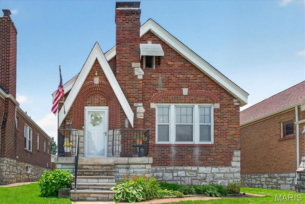 5622 Pernod Avenue, St Louis, MO 63139