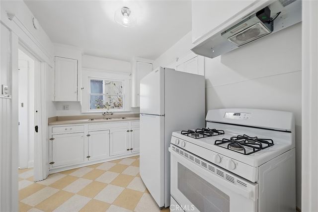 3322 Hamilton Way, Los Angeles, CA 90026