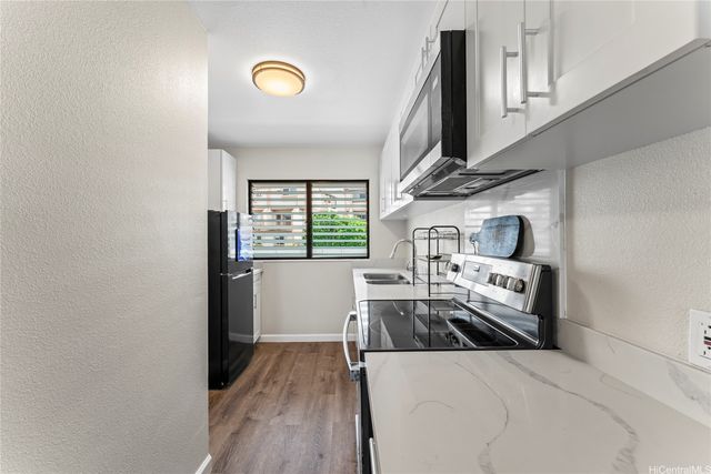 98-660 Moanalua Loop 277, Aiea, HI 96701