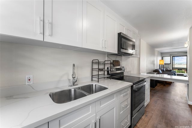 98-660 Moanalua Loop 277, Aiea, HI 96701