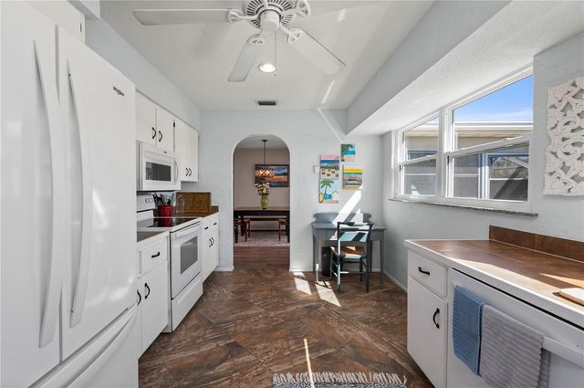 915 FAIRFAX TERRACE NW, Port Charlotte, FL 33948