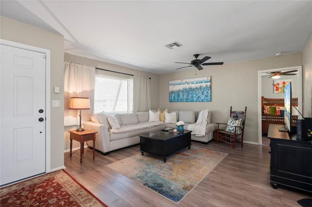 915 FAIRFAX TERRACE NW, Port Charlotte, FL 33948