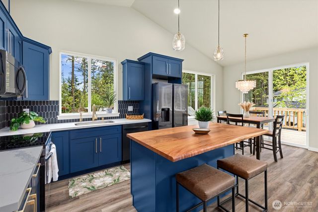 17624 Valley Lane SE, Yelm, WA 98597
