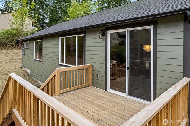 17624 Valley Lane SE, Yelm, WA 98597