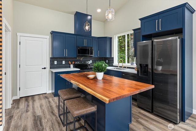 17624 Valley Lane SE, Yelm, WA 98597