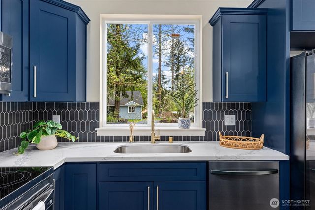 17624 Valley Lane SE, Yelm, WA 98597