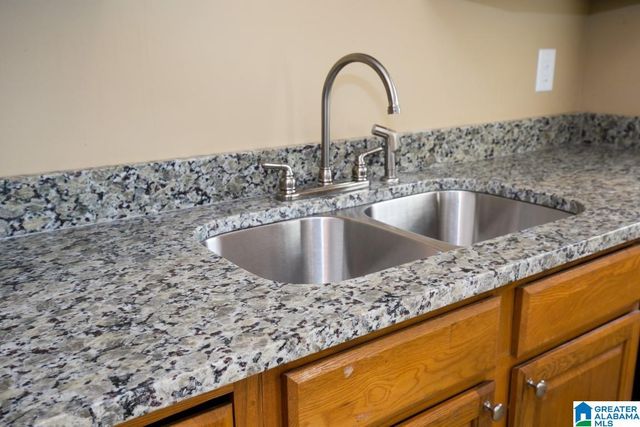17 16TH AVENUE NE, Center Point, AL 35215