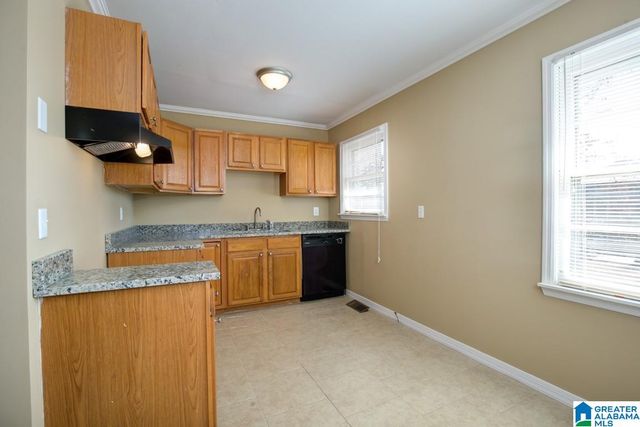 17 16TH AVENUE NE, Center Point, AL 35215