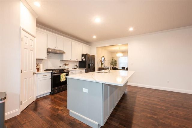 104 Chesapeake Drive, Jefferson Hills, PA 15236